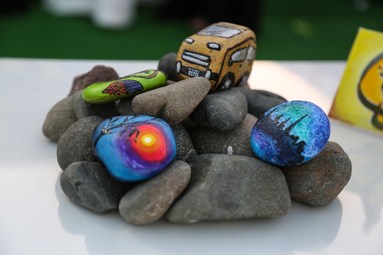 12 piedras de colores para pintar piedras Rotuladores acrílicos cerámica resistentes al agua para niños lápices acrílicos para pintura con rocas rotuladores permanentes para manualidades 